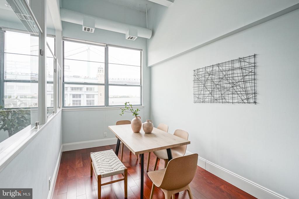 3 N Columbus Blvd #Pl273