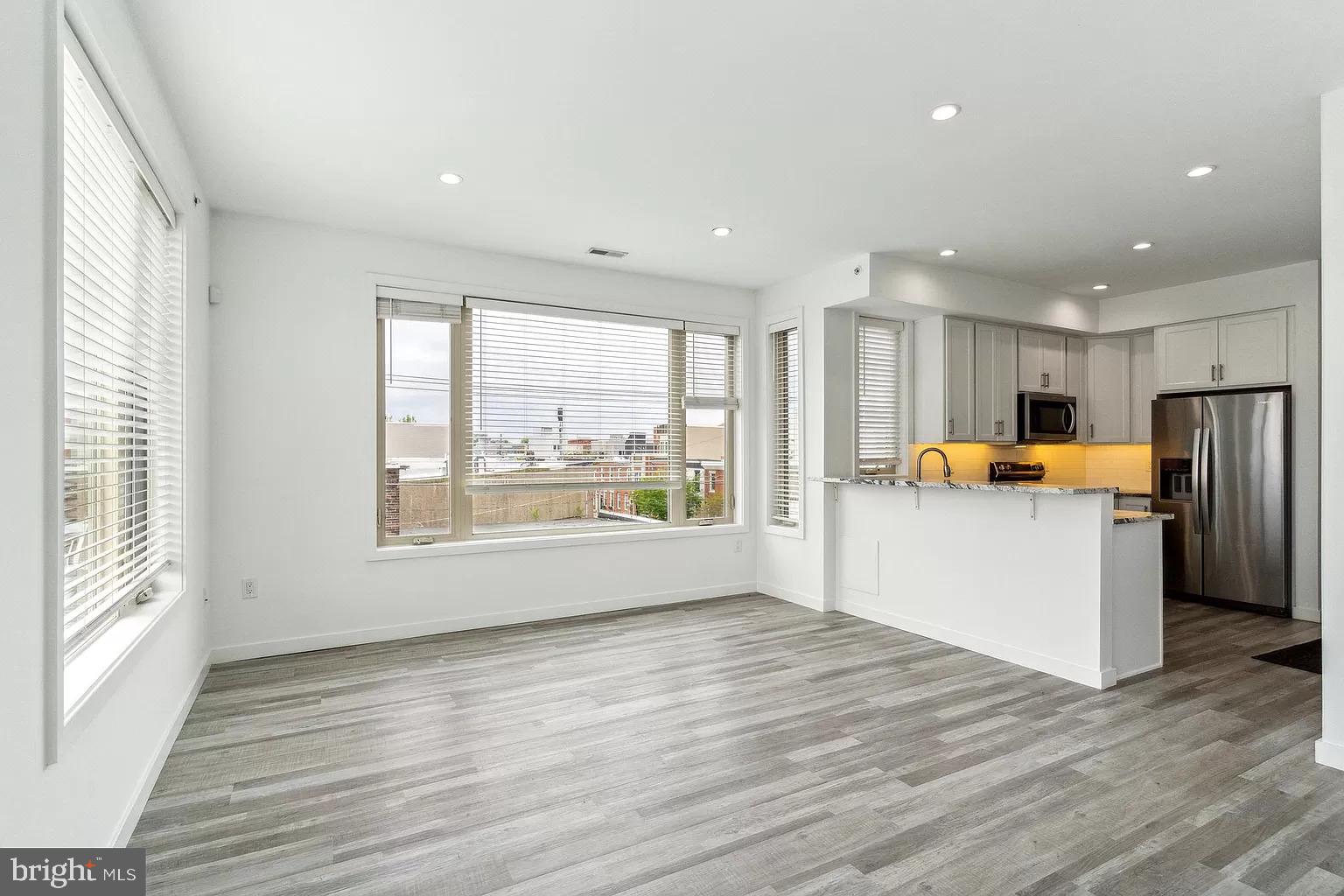 1738 DICKINSON ST #C