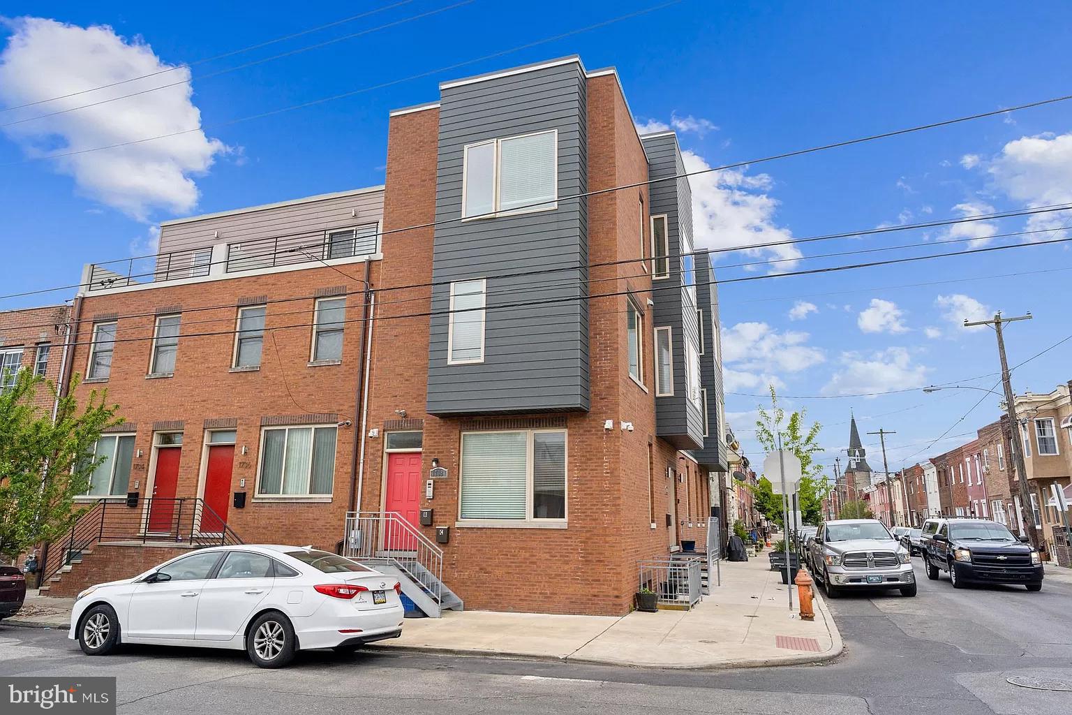 1738 DICKINSON ST #C