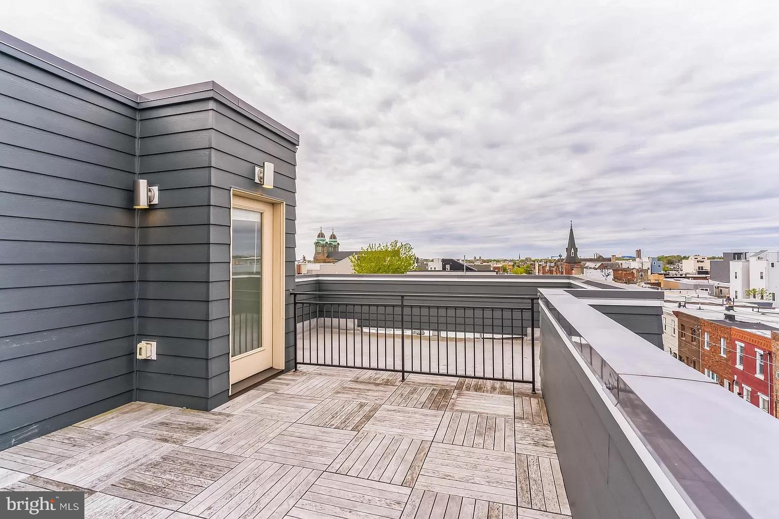 1738 DICKINSON ST #C