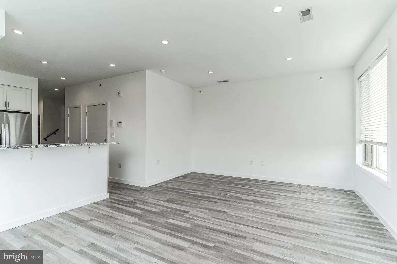 1738 DICKINSON ST #C