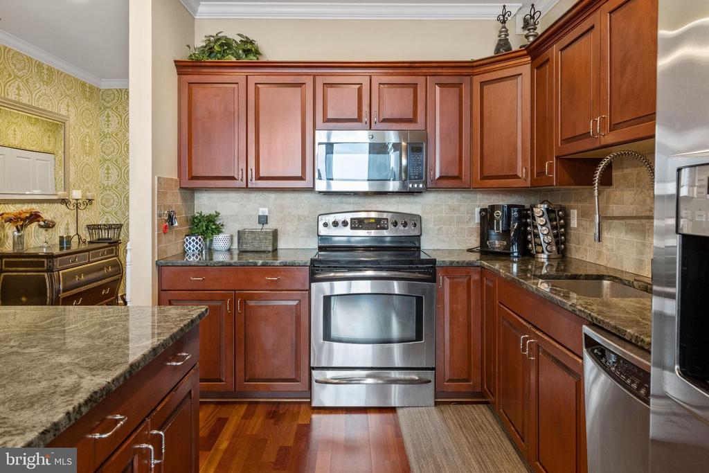 901 N Penn St #F1606