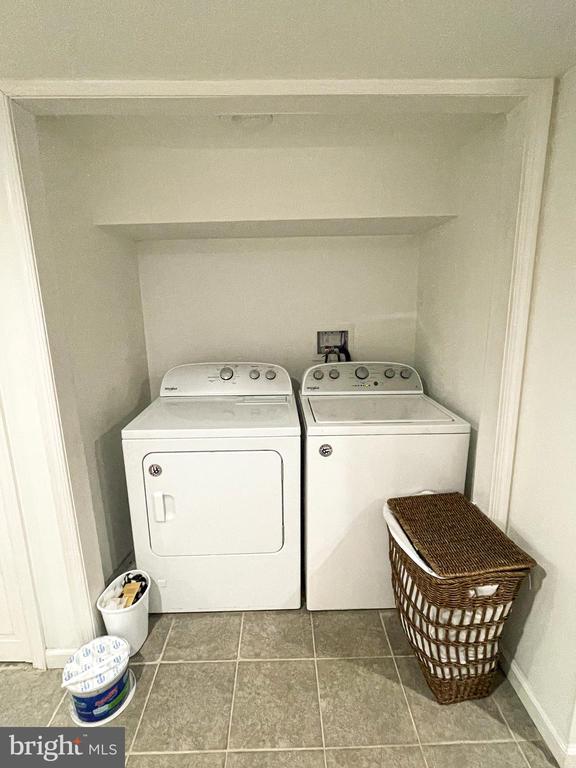918 SNYDER AVE #1