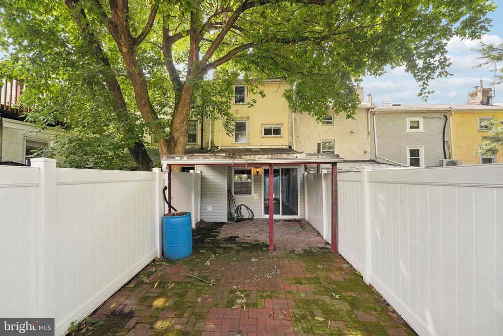 136 Conarroe St
