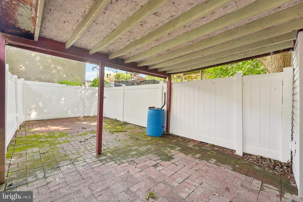 136 Conarroe St