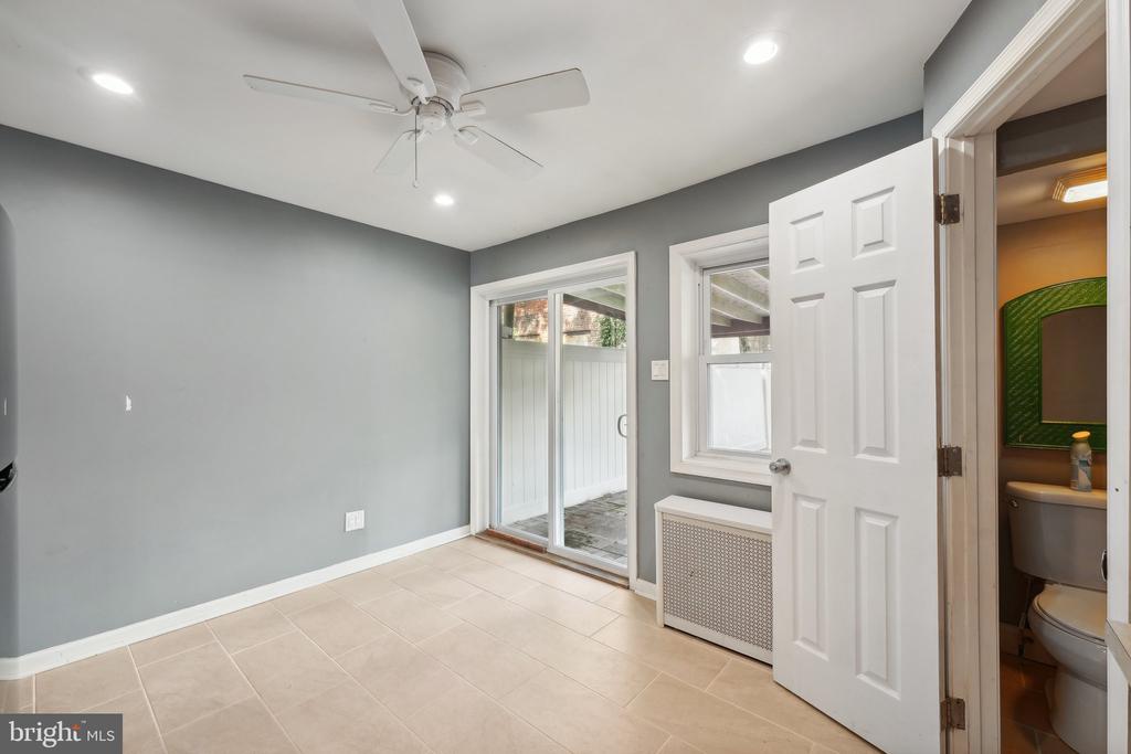 136 Conarroe St