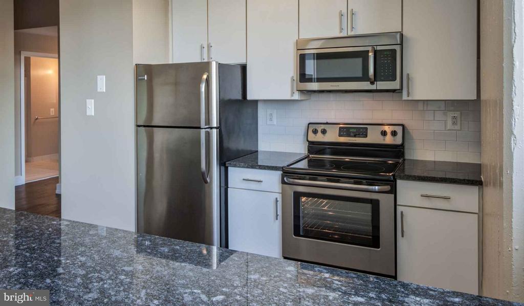 3131 WALNUT ST #2B-329