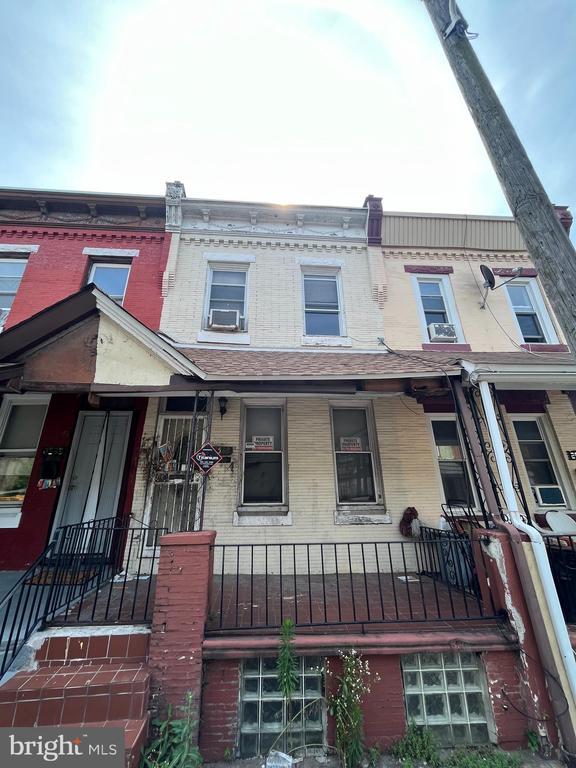 2533 N Newkirk St