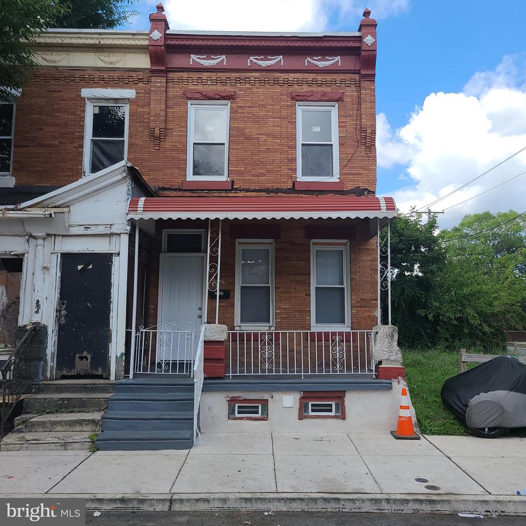 2464 N Stanley St