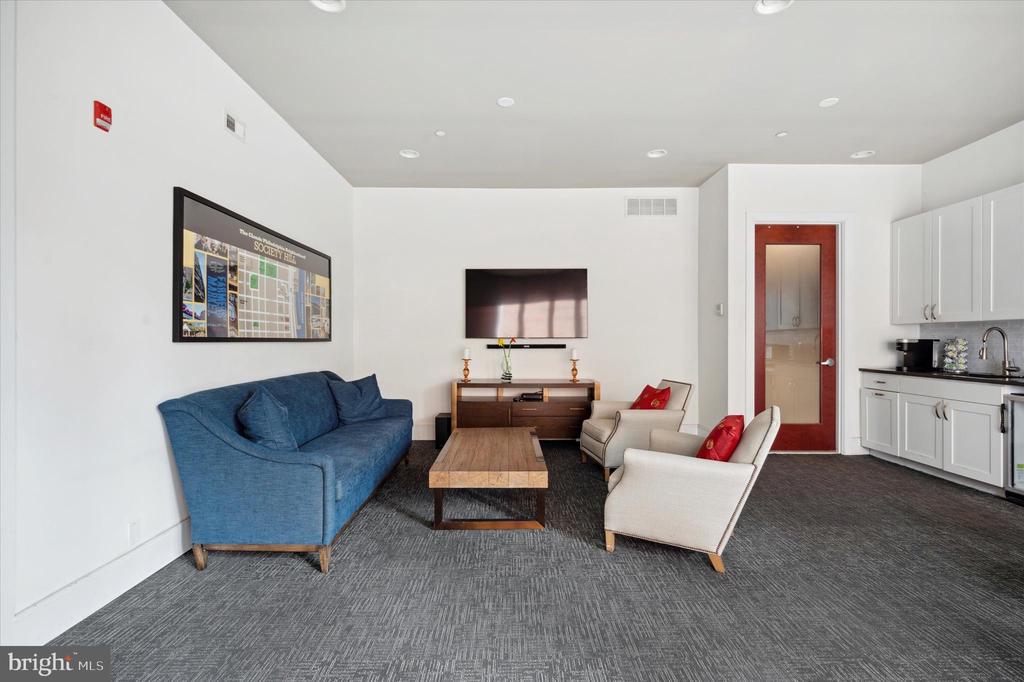 410 S FRONT ST #206