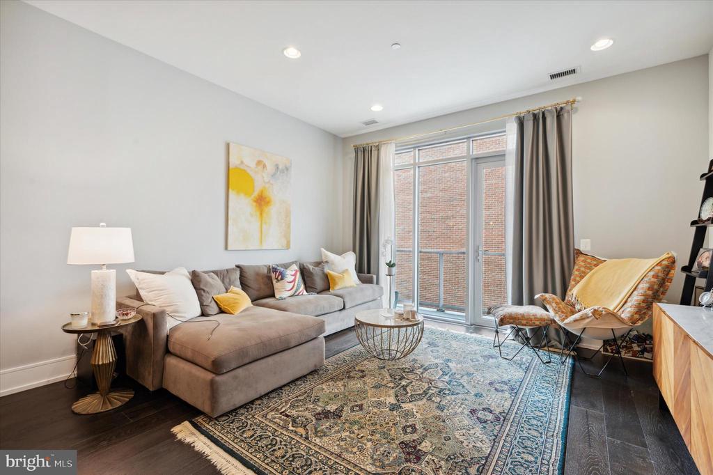 410 S FRONT ST #206