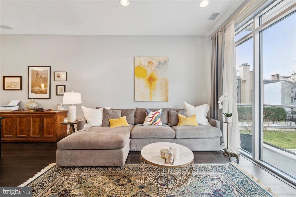410 S FRONT ST #206