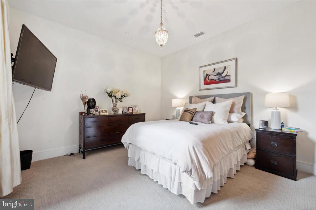 410 S FRONT ST #206