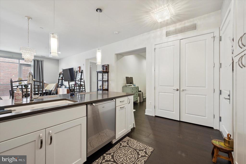410 S FRONT ST #206