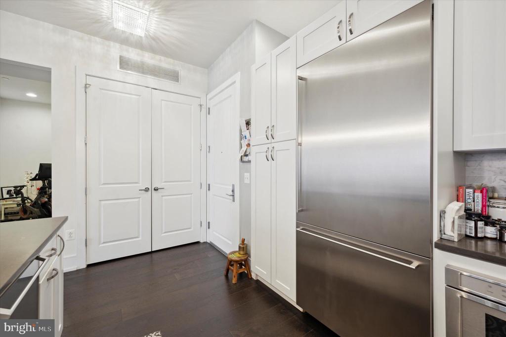 410 S FRONT ST #206