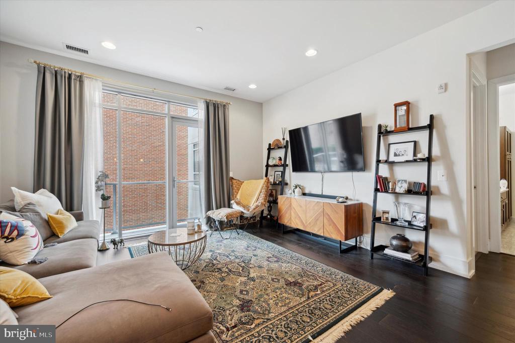 410 S FRONT ST #206