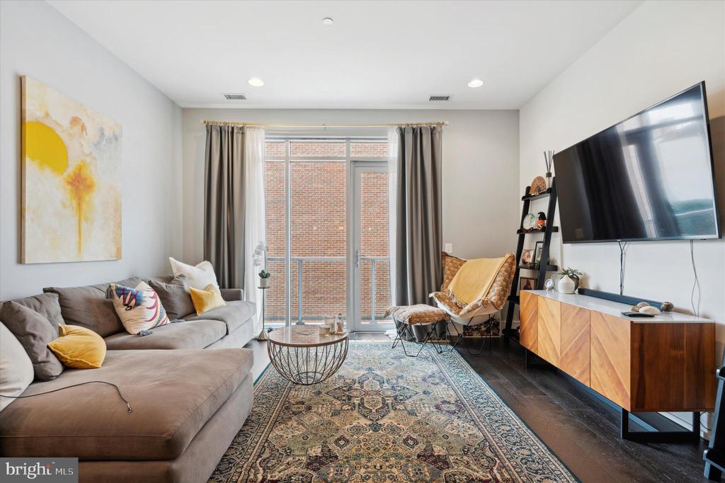 410 S FRONT ST #206
