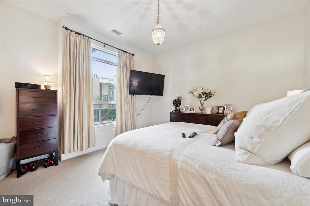 410 S FRONT ST #206