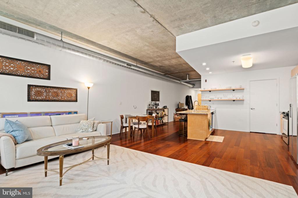 1352 SOUTH ST #208