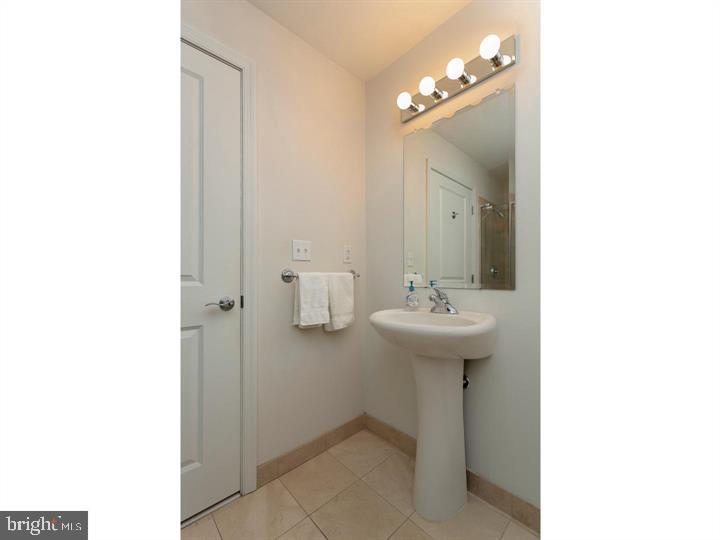 901 N PENN ST #F504