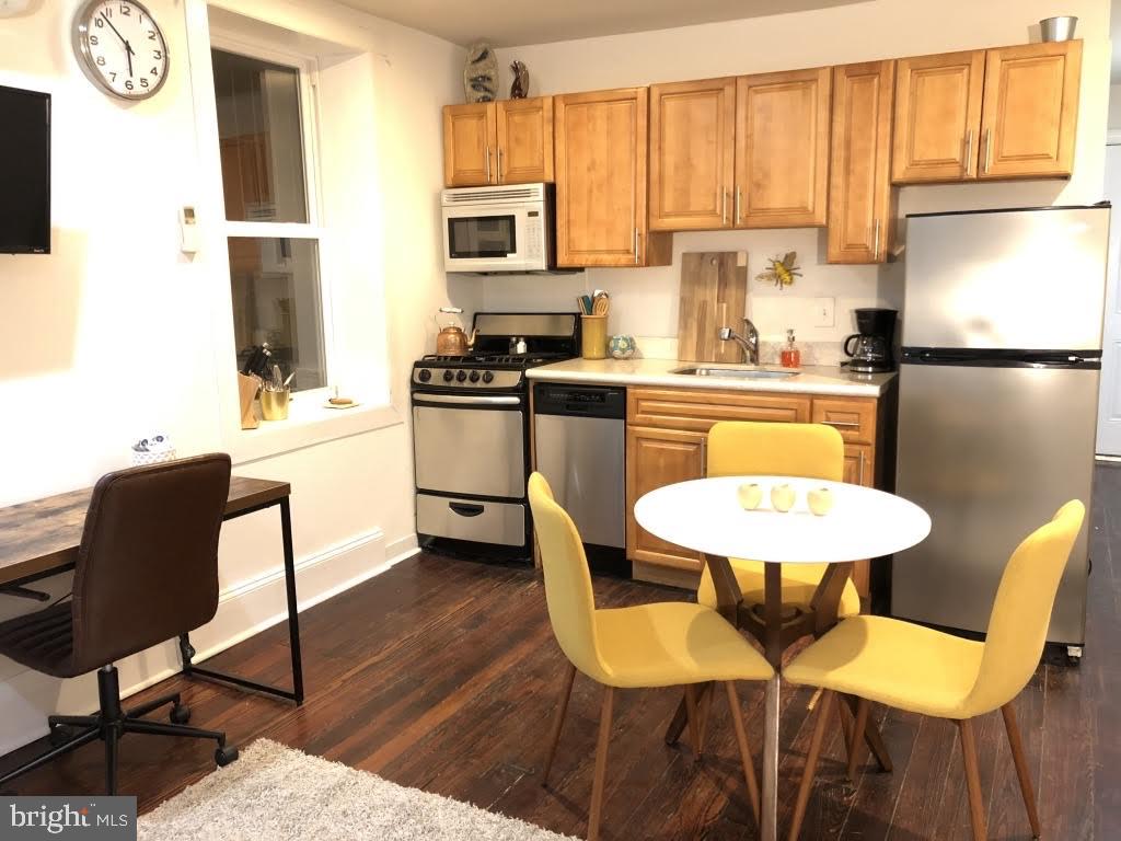 2033 SPRUCE ST #2