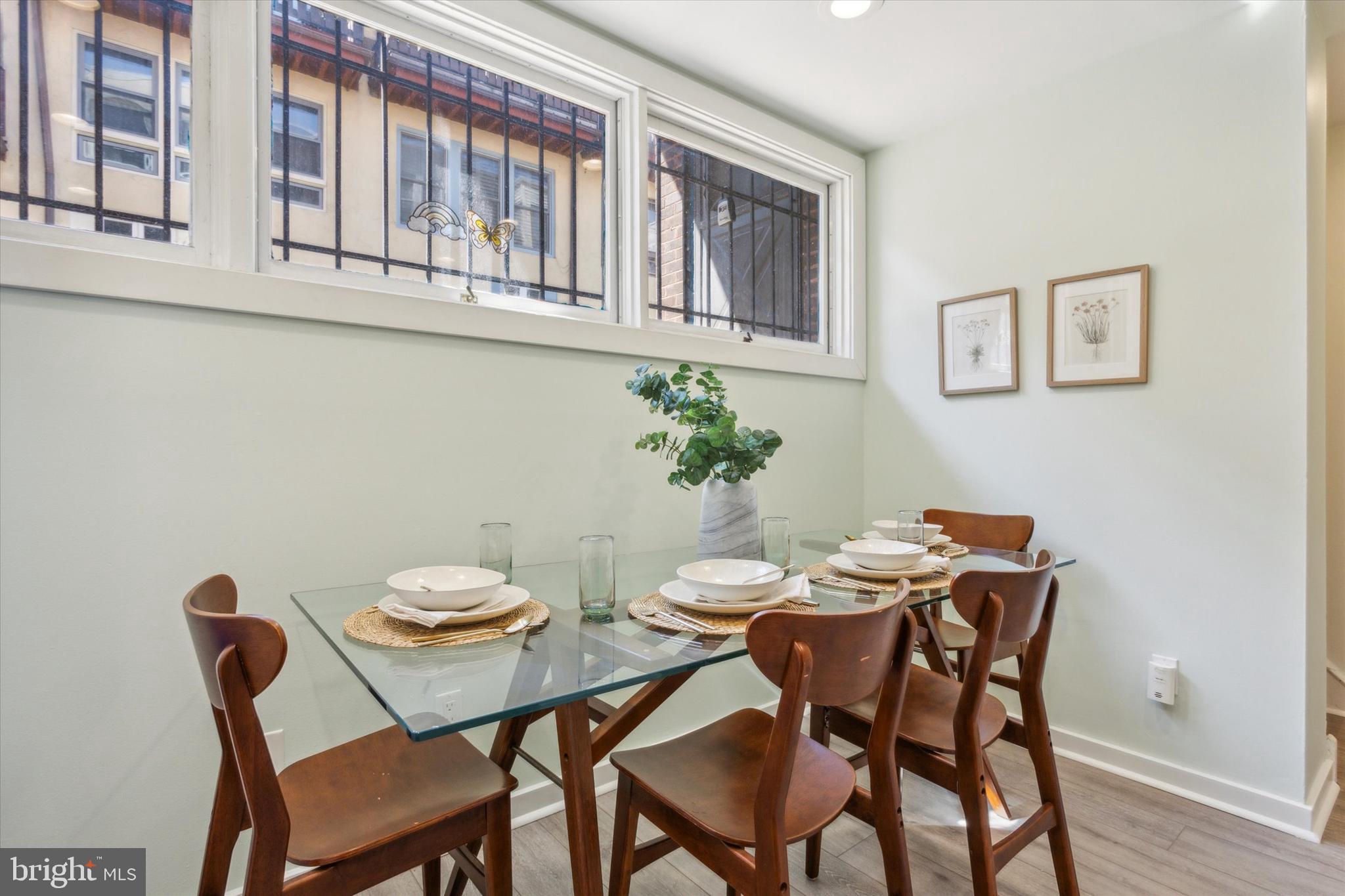 1124 1/2 LOMBARD ST