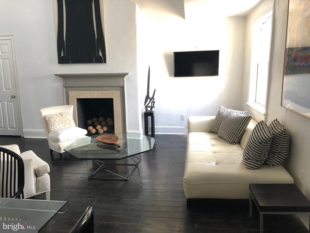 313 SPRUCE ST #3F
