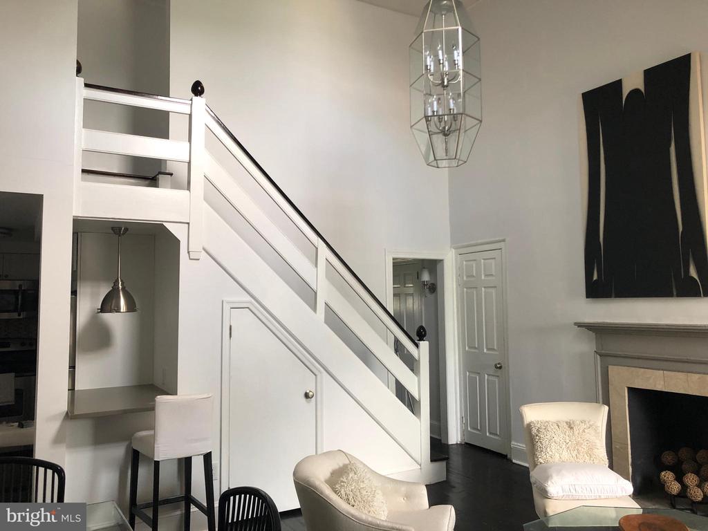 313 SPRUCE ST #3F