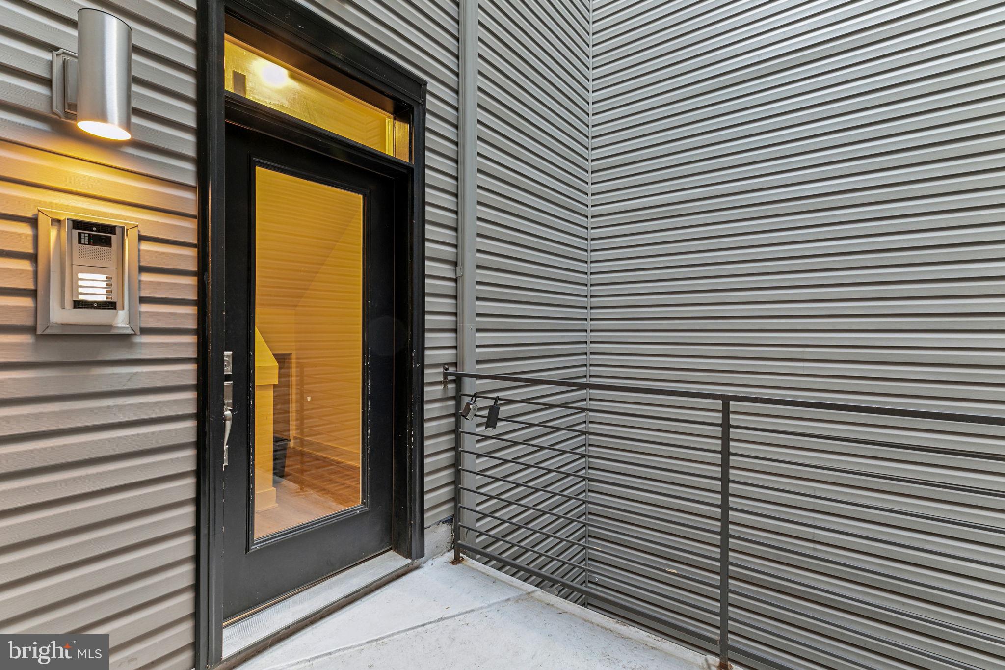 965 SHACKAMAXON ST #2