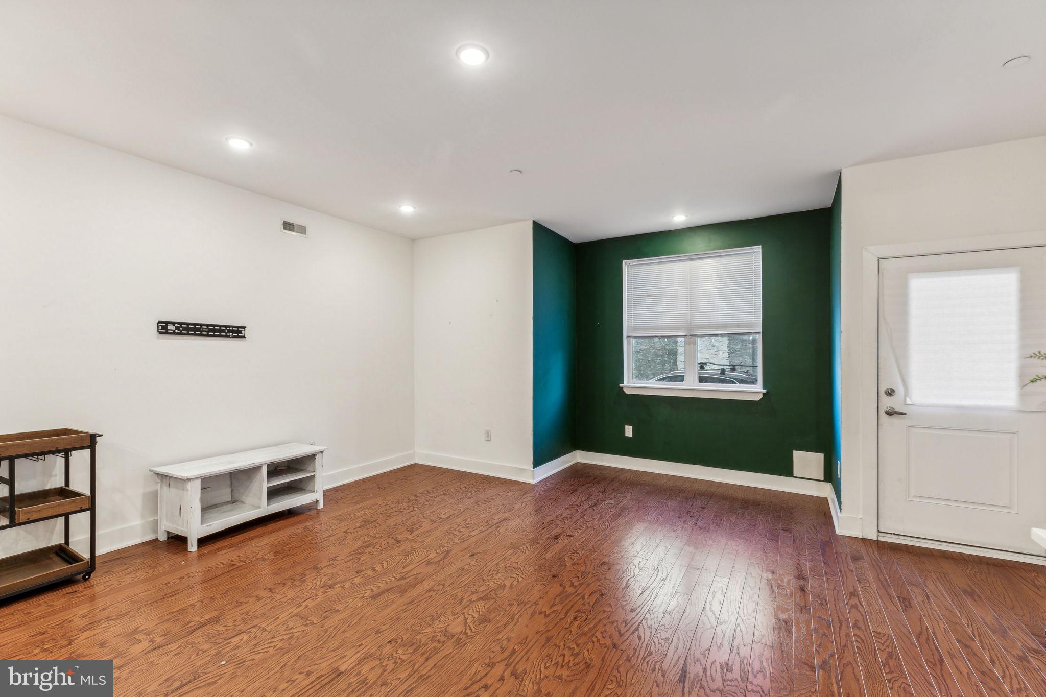 965 SHACKAMAXON ST #2