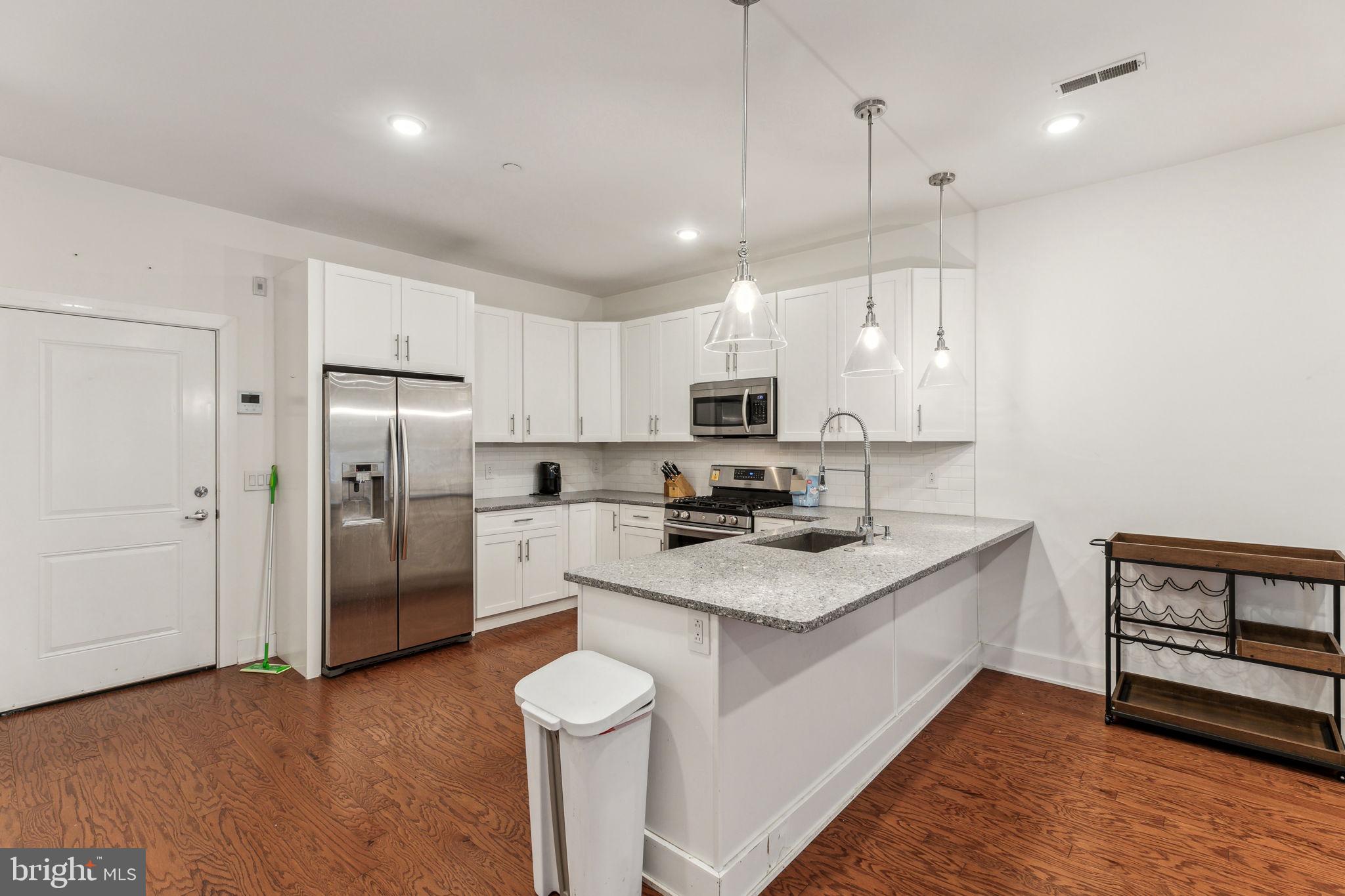 965 SHACKAMAXON ST #2