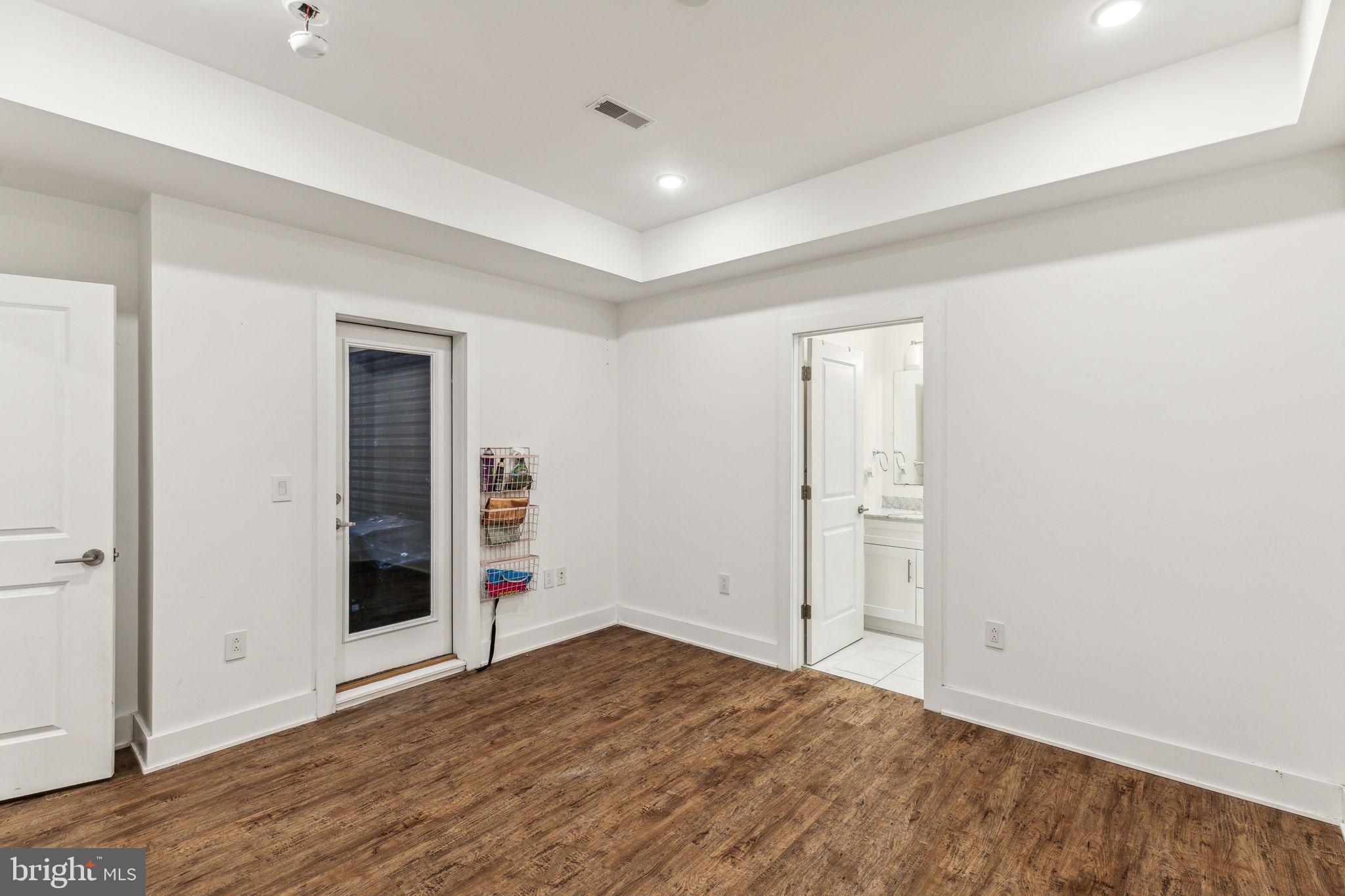 965 SHACKAMAXON ST #2