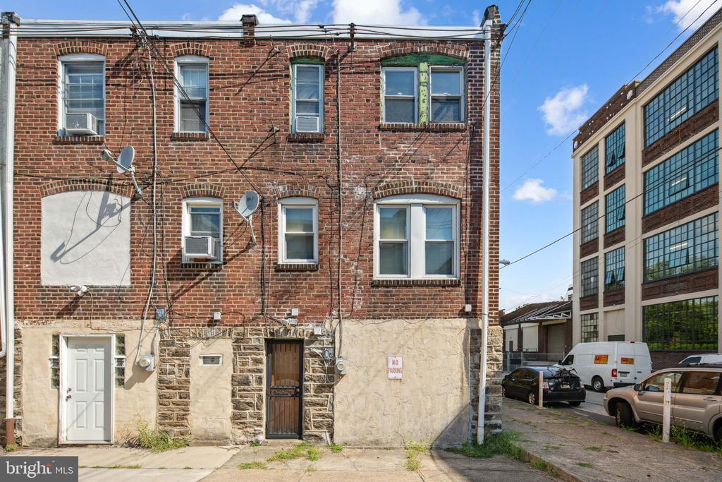 3200 W Willard St