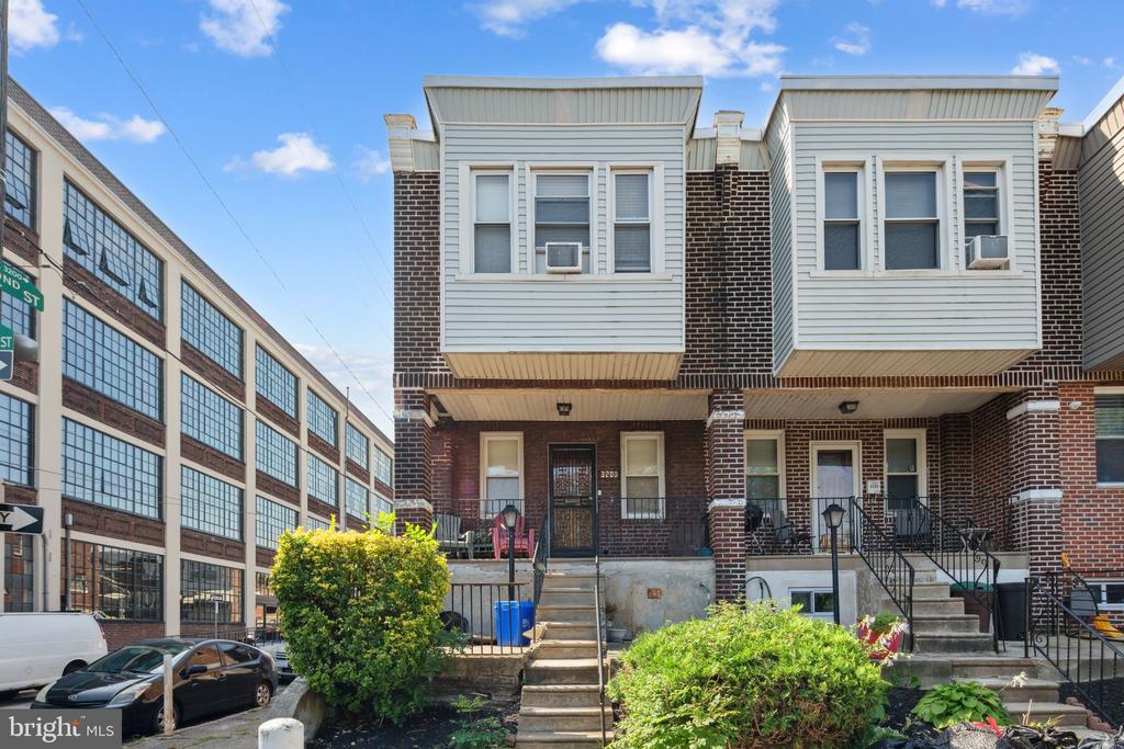 3200 W Willard St
