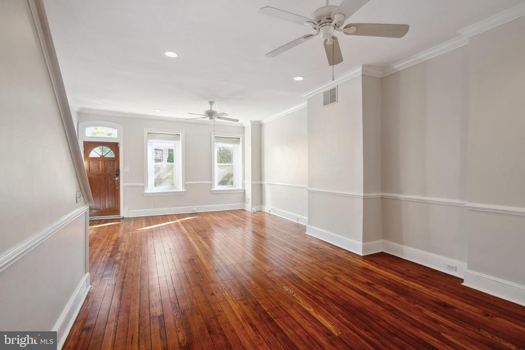 4132 MANAYUNK AVE