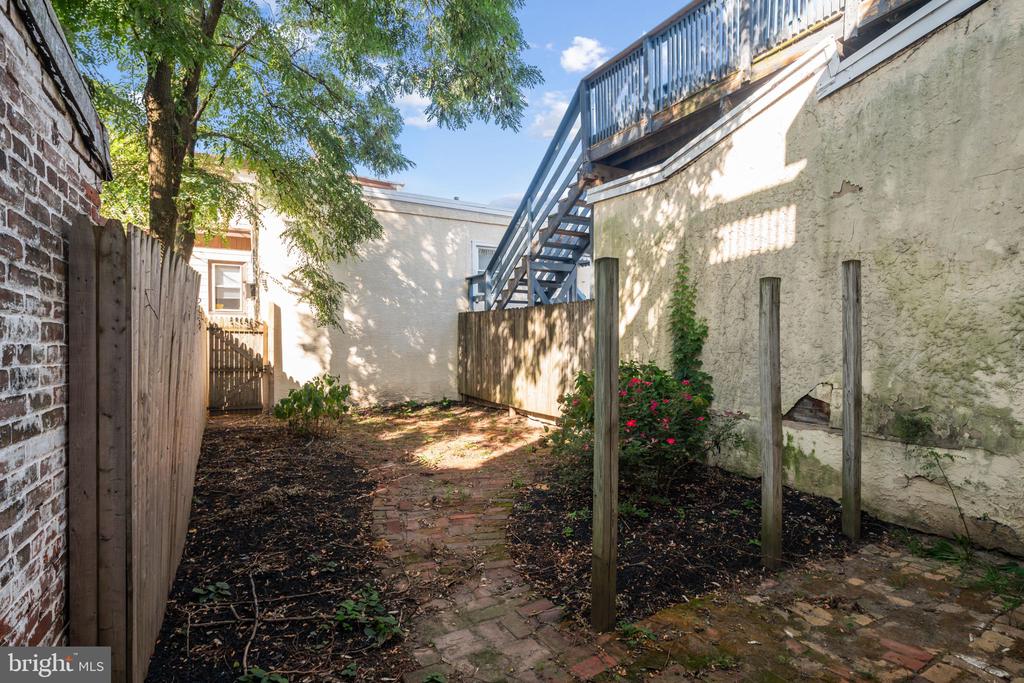 4132 MANAYUNK AVE