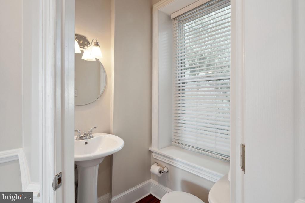 4132 MANAYUNK AVE