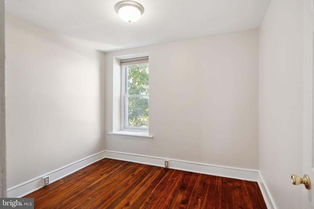 4132 MANAYUNK AVE
