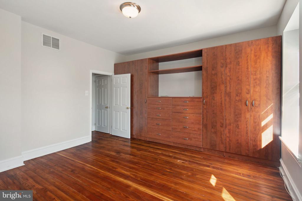 4132 MANAYUNK AVE