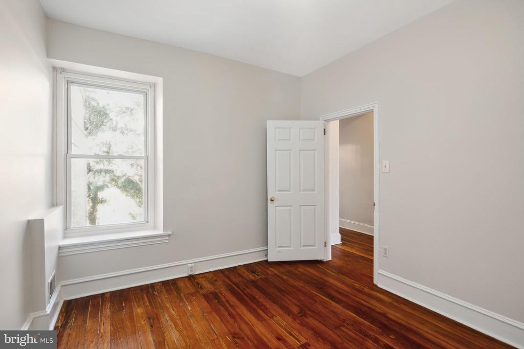 4132 MANAYUNK AVE