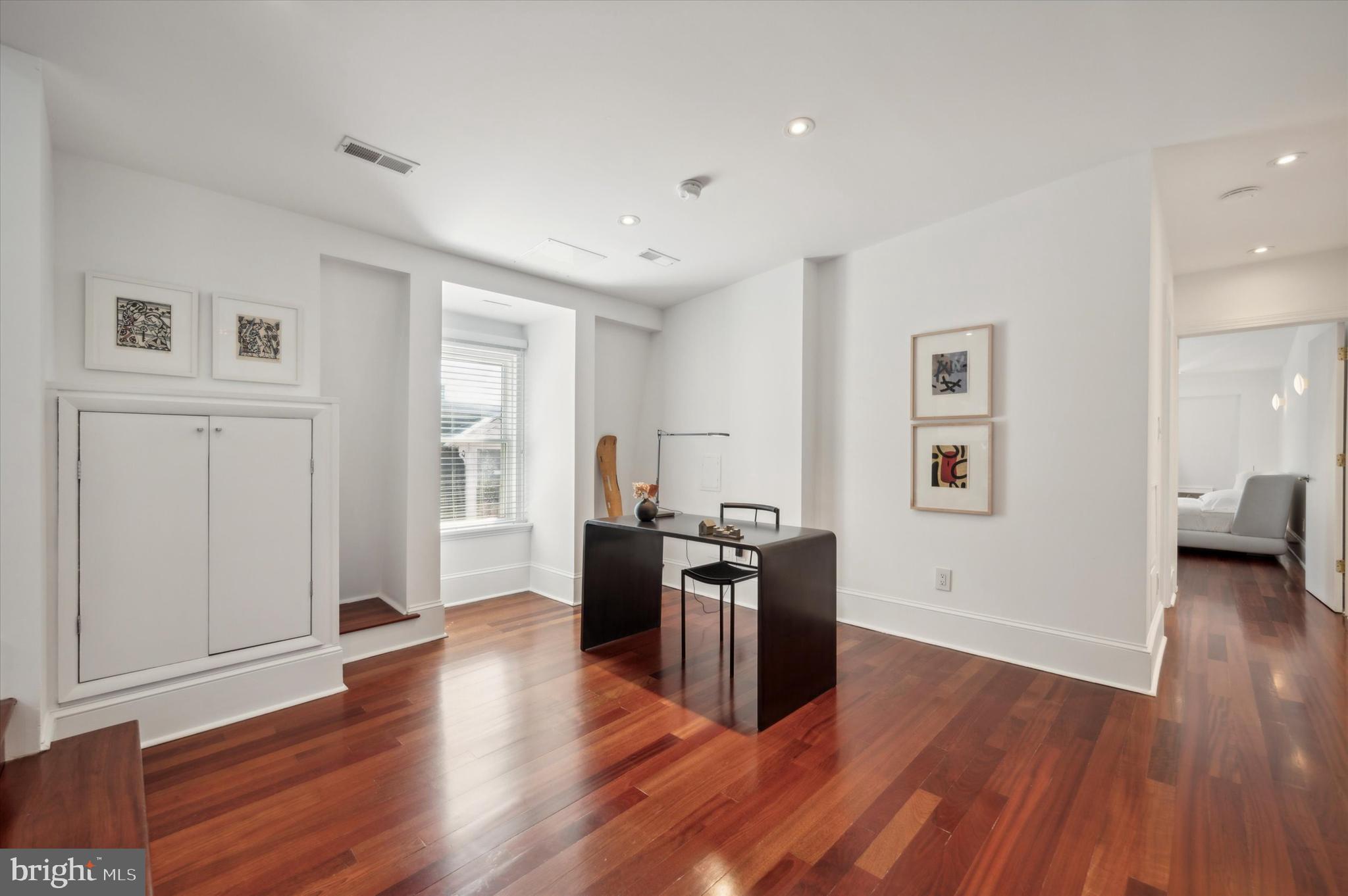 2012 Spring Garden St #Ph