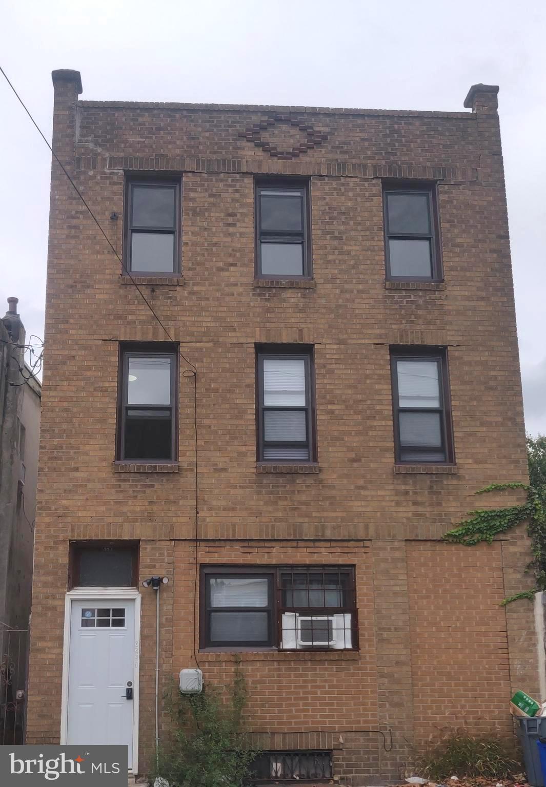 4951 W THOMPSON ST #1R (AKA 2)