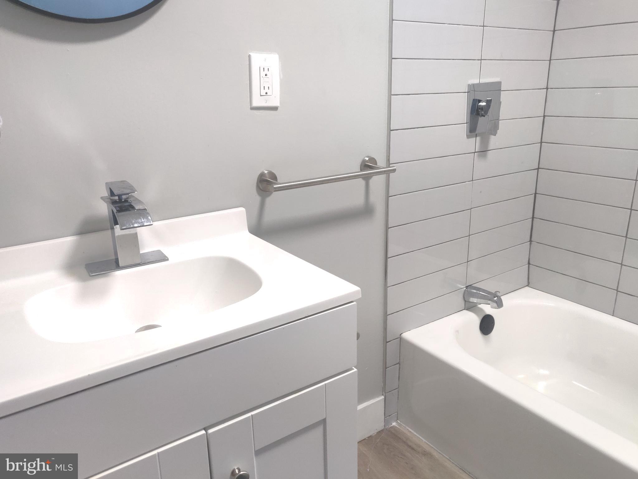 4951 W THOMPSON ST #1R (AKA 2)