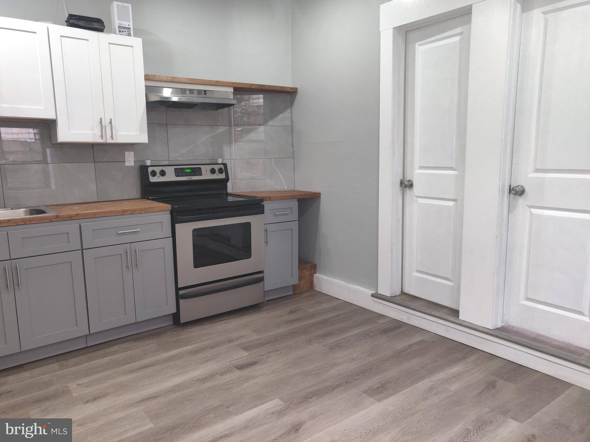 4951 W THOMPSON ST #1R (AKA 2)