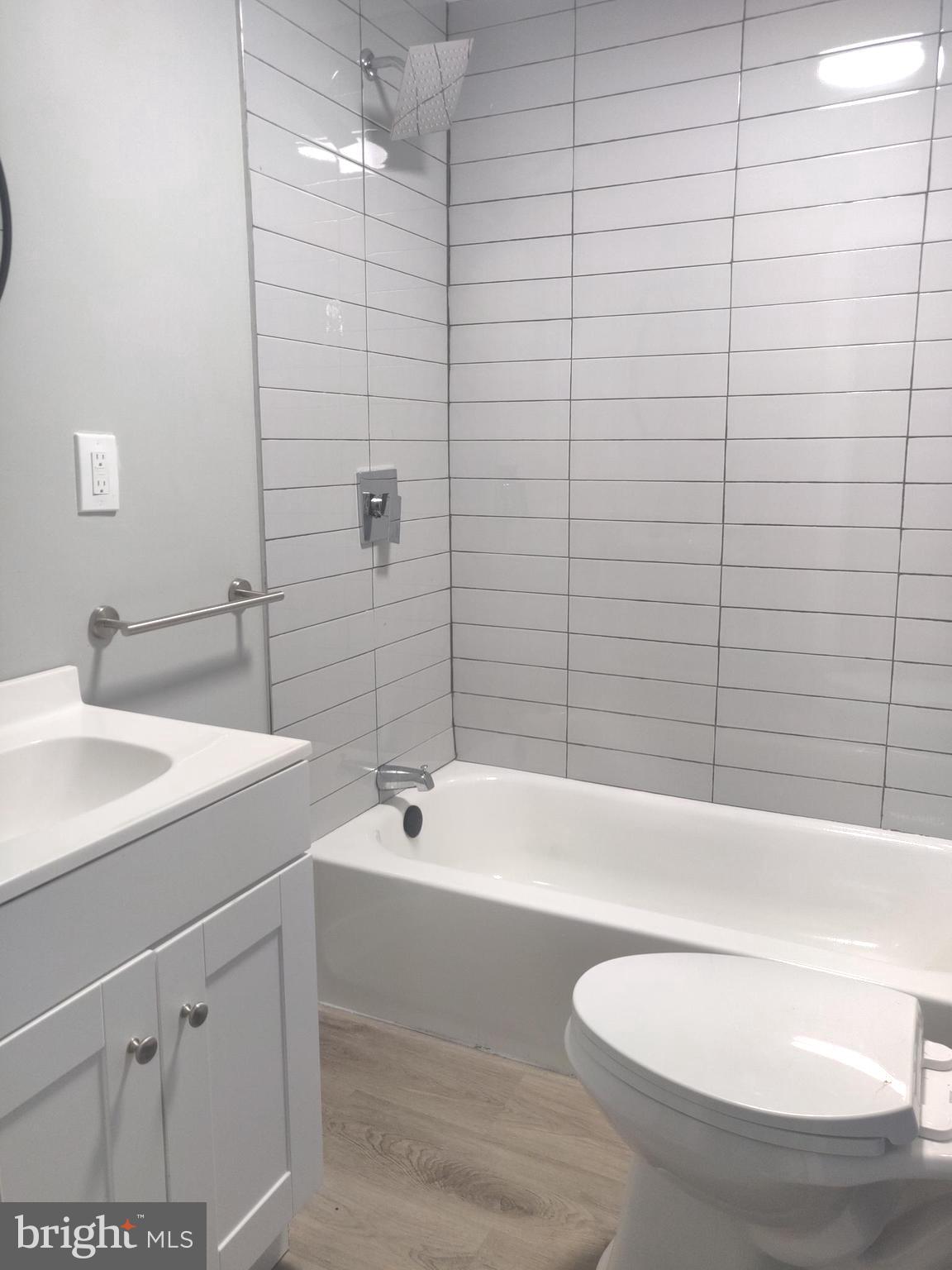 4951 W THOMPSON ST #1R (AKA 2)