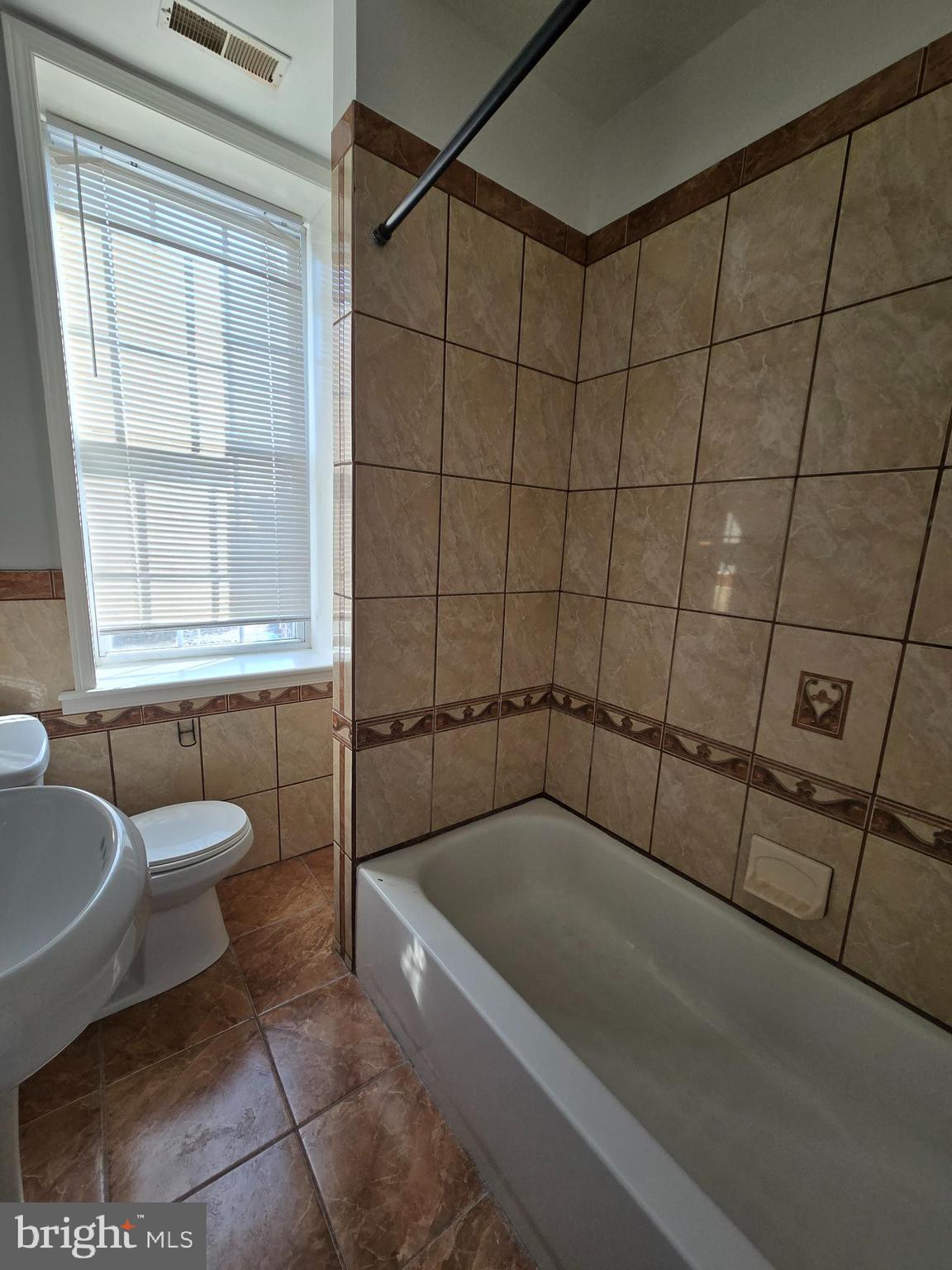 1639 CECIL B MOORE AVE #3