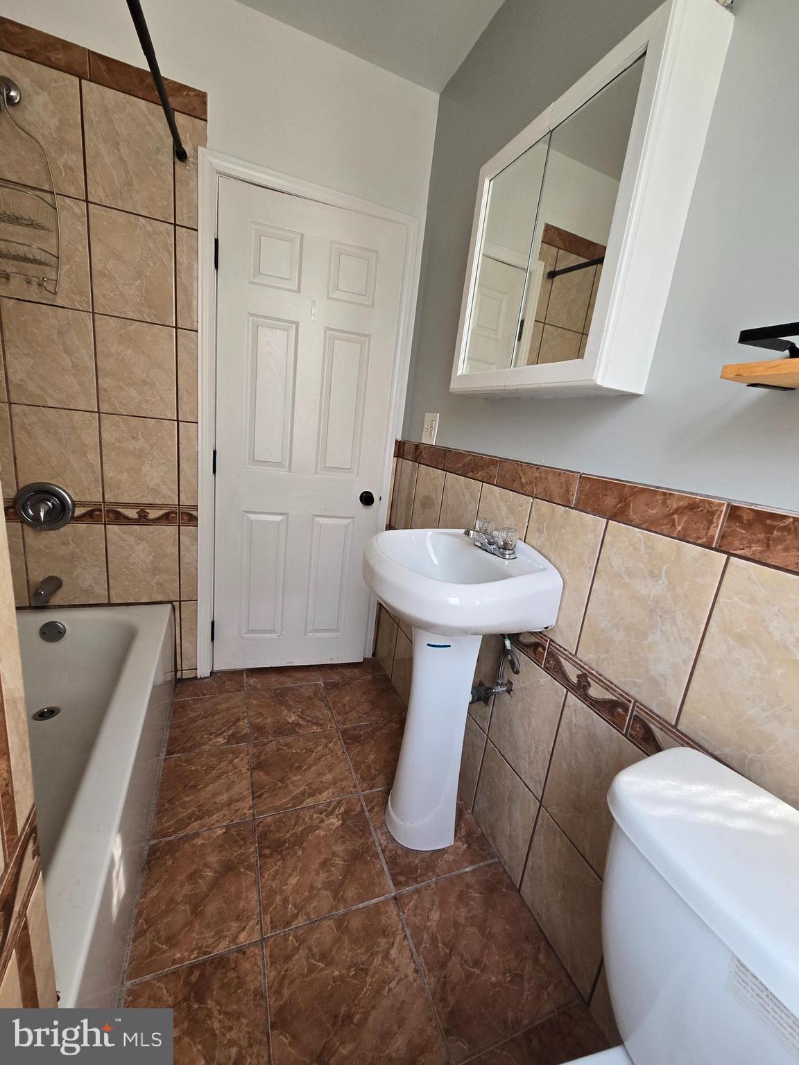 1639 CECIL B MOORE AVE #3