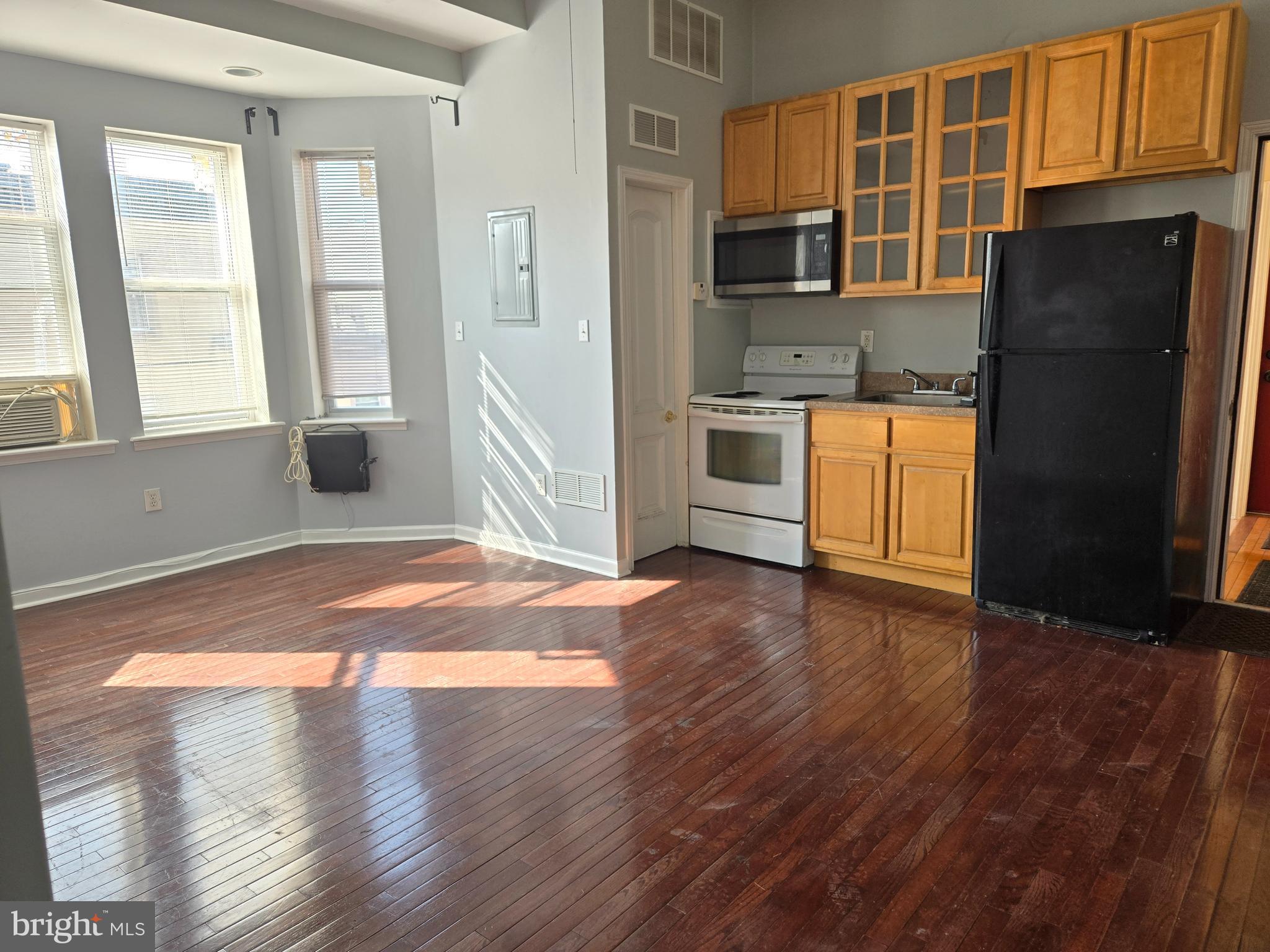 1639 CECIL B MOORE AVE #3