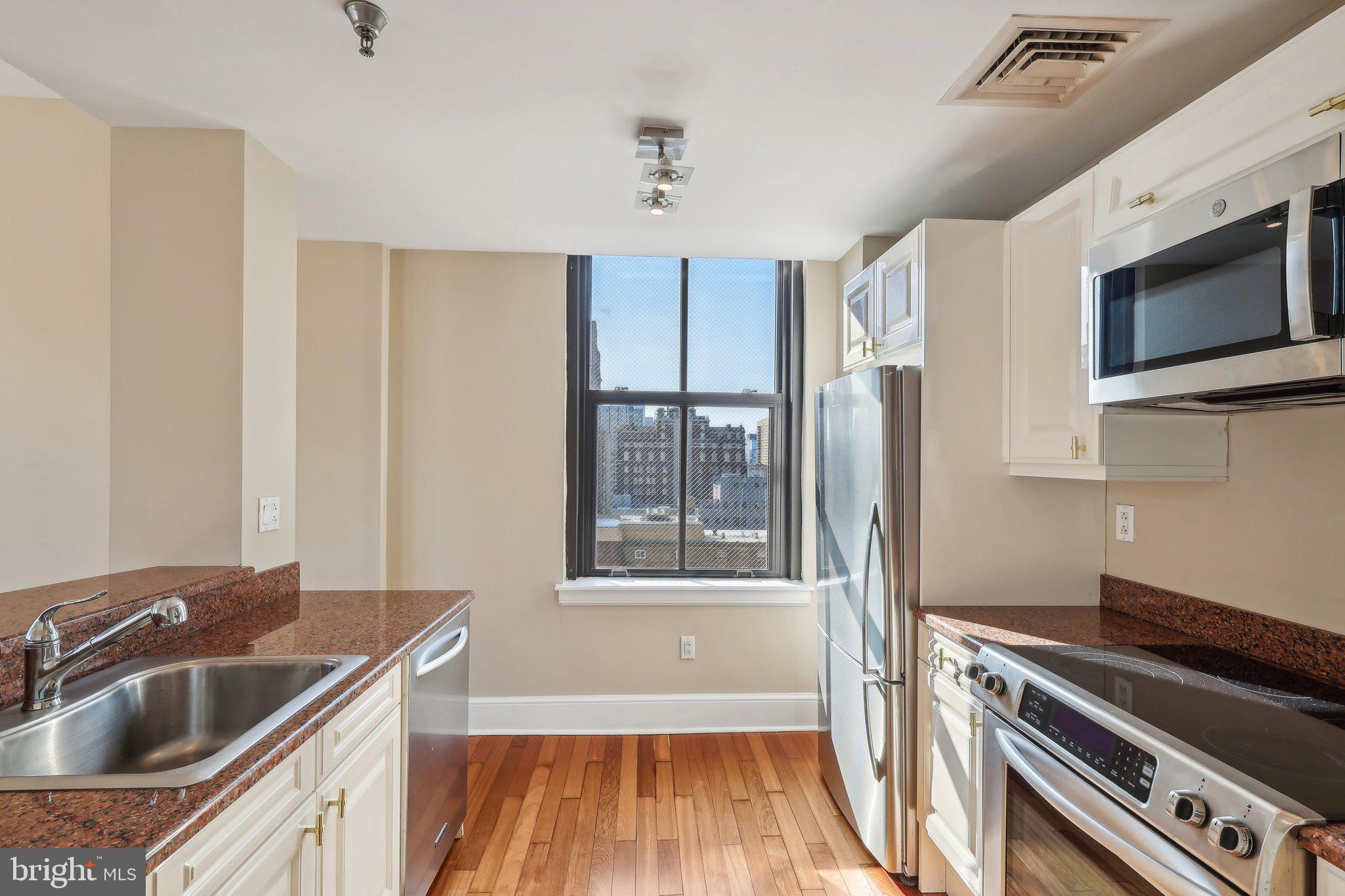 1500 Chestnut St #14a