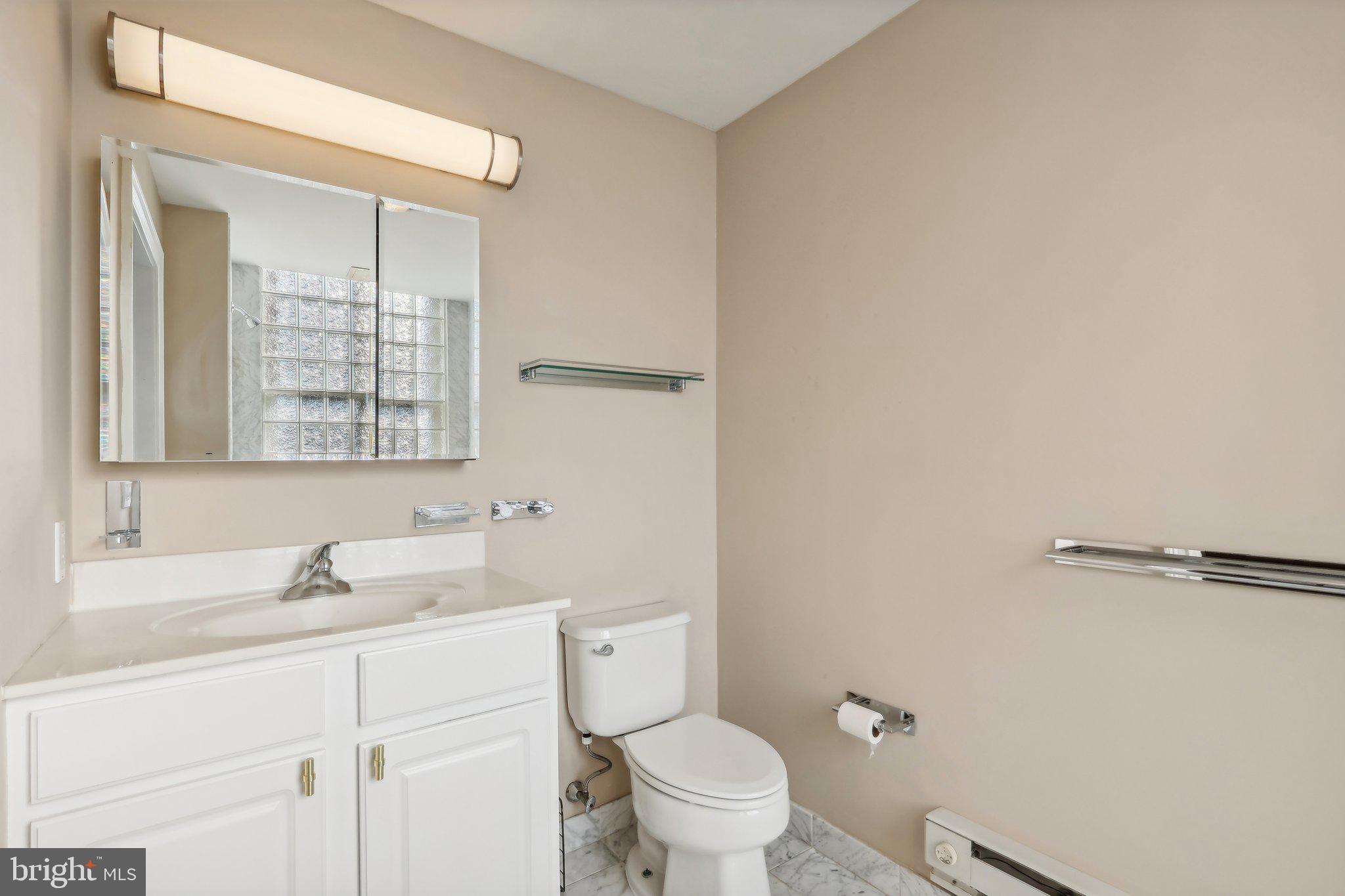 1500 Chestnut St #14a